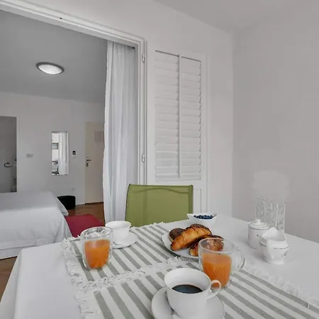 Urban 마카르스카